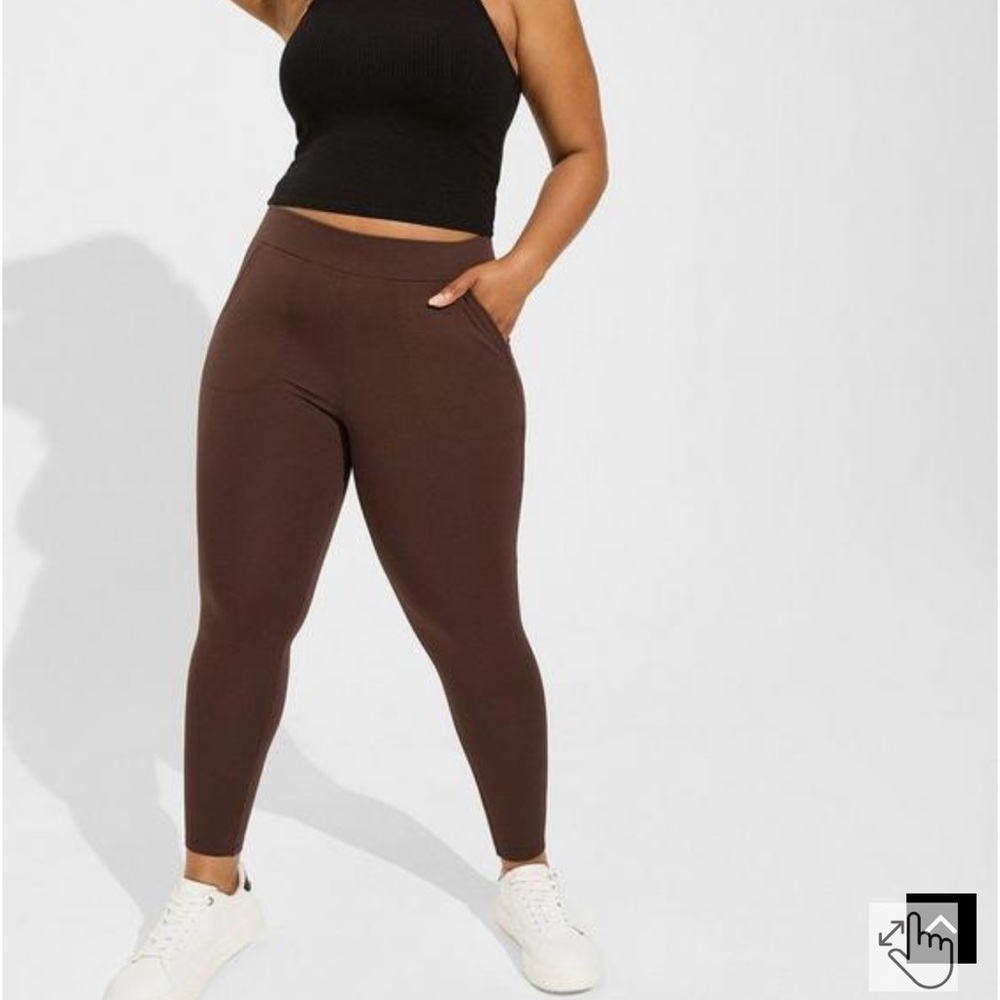 LEGGINGS ARE IN BLACK!!!! brown used to show detail only